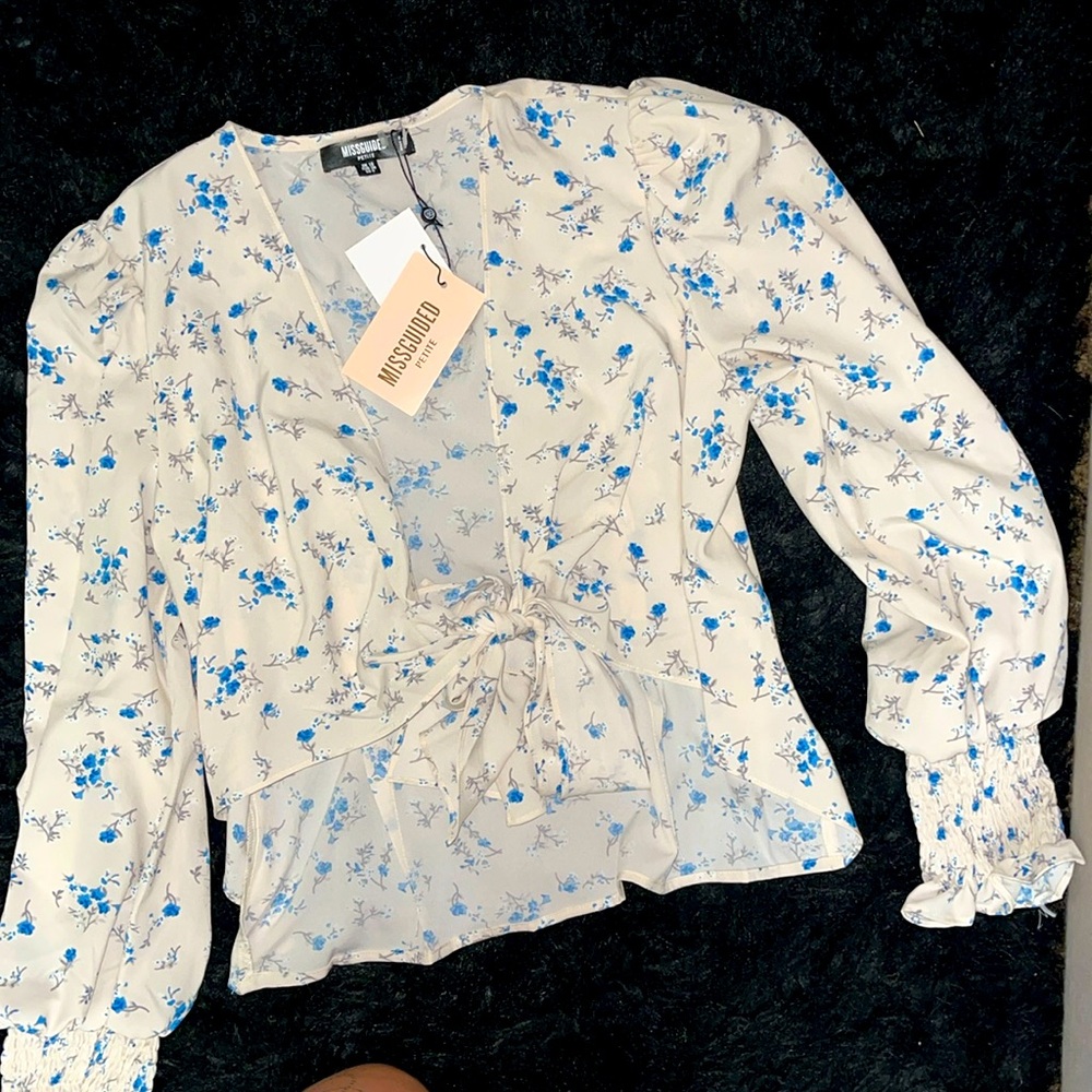 NWT Missguided PETITE floral wrap front blouse